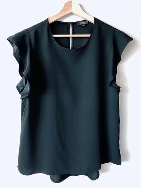 Aritzia Babaton Black Ruffle Sleeve Blouse Tshirt top